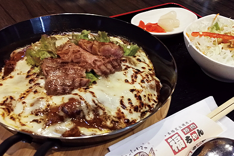 厚切り牛タン入り焼きカレー