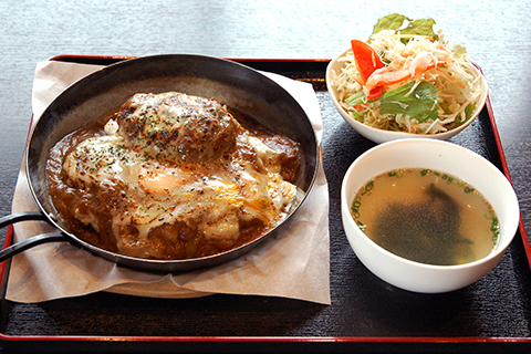自家製ハンバーグ入り焼きカレー